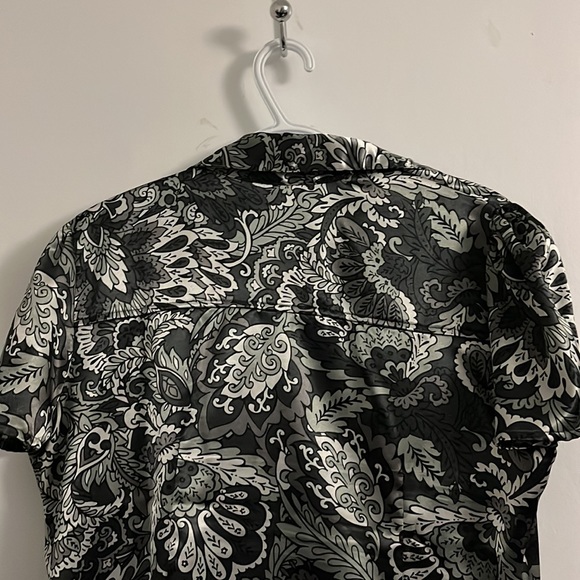 button up - Picture 4 of 4